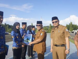 Bupati Pasbar Serahkan SK 113 Pegawai PPPK dan CPNS