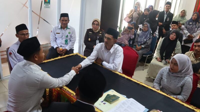 Tak Biasa, 6 Pasang Pengantin di Dharmasraya Akad Nikah di Kantor Kejaksaan