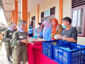 Pertama di Indonesia, SPPG di Dharmasraya Bagikan MBG dengan Sistem Prasmanan