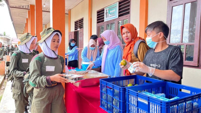 Pertama di Indonesia, SPPG di Dharmasraya Bagikan MBG dengan Sistem Prasmanan