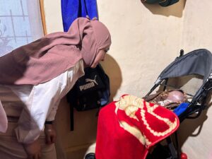 TP-PKK Padang Panjang Serahkan Bantuan Rp13,25 Juta untuk Balita Penderita Hidrosefalus