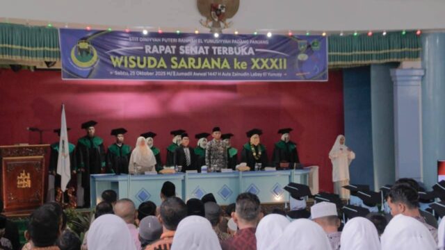 33 Wisudawati STIT Diniyyah Puteri Padang Panjang Resmi Dikukuhkan