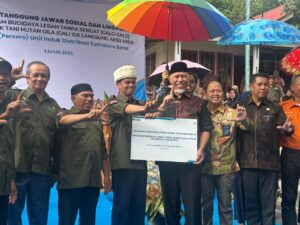Terima Bantuan PLN untuk Kelompok Tani Nagari Koto Malintang, Gubernur Sebut Berikan Dampak Ekonomi ke Masyarakat