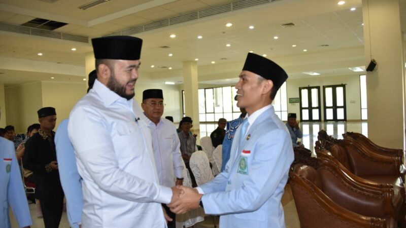 Ikuti Pelantikan BKPRMI Sumbar, Wako Padang Ajak Sukseskan Program Smart Surau