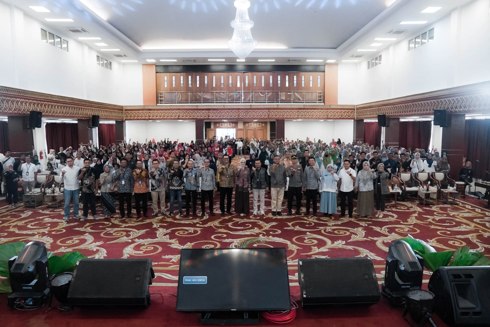 PNM Dorong Pelaku Usaha Perempuan Naik Kelas Lewat PKU Akbar di Pesisir Selatan
