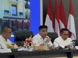 Rapat Bersama OPD, Wagub Sumbar Tekankan Inovasi dan Kolaborasi untuk Tingkatkan PAD