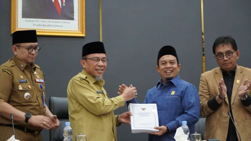 Pemko Padang Sampaikan RAPBD 2026, PAD Ditarget Capai Rp1,12 Triliun