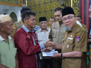 Pemko Padang Salurkan Bantuan untuk Korban Kebakaran di Pasa Gadang