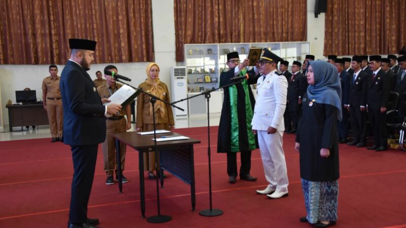 Wako Padang Lantik 122 Pejabat Administrator dan Pengawas