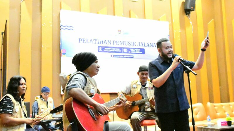 Tutup Pelatihan Pemusik Jalanan, Wako Padang: Hiburan juga Penting untuk Menarik Wisatawan