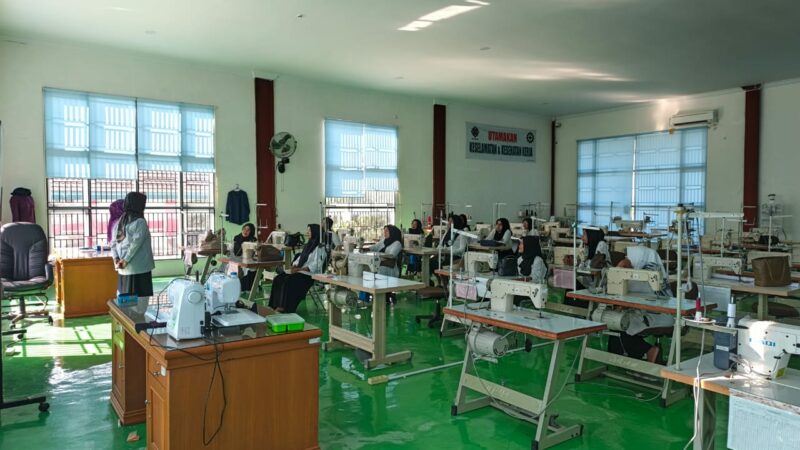 Lewat Program BMN, PT Semen Padang Dorong UMKM Bed Cover di Bandar Buat Naik Kelas