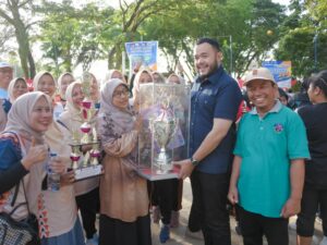 Wako Fadly Amran Tutup Turnamen Bola Voli SMPN 28 Padang Cup IX