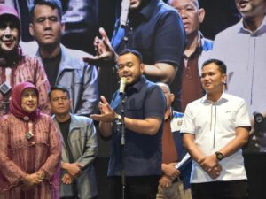 Ketua NasDem Sumbar Ramaikan Festival Keselamatan Lalu Lintas dan Kuliner Tradisional di Kayu Tanam