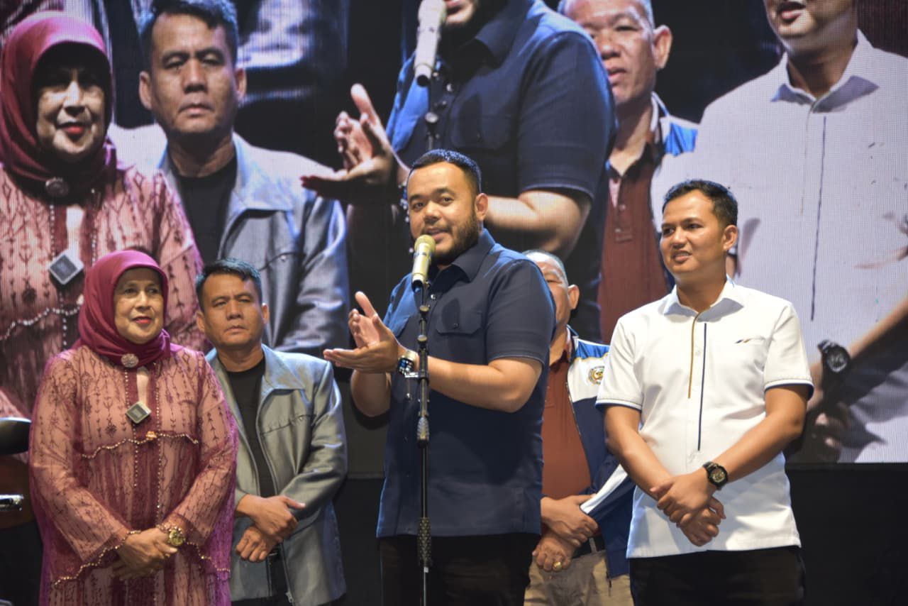Ketua NasDem Sumbar Ramaikan Festival Keselamatan Lalu Lintas dan Kuliner Tradisional di Kayu Tanam