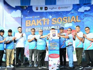 Bakti Sosial Bersih Pantai Polda Sumbar, Wako Padang: Kami Siap Bersinergi Percantik Destinasi Wisata