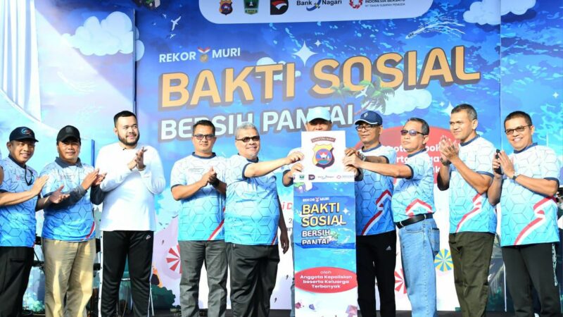 Bakti Sosial Bersih Pantai Polda Sumbar, Wako Padang: Kami Siap Bersinergi Percantik Destinasi Wisata