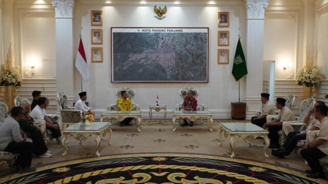 Wali Kota Padang Panjang, Hendri Arnis mengharapkan agar kantor Imigrasi dapat segera hadir di daerah tersebut guna meningkatkan