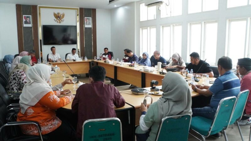 Pemko Padang Panjang menggelar rapat evaluasi Program Makan Bergizi Gratis (MBG) di Balai Kota pada Jumat (10/10/2025).
