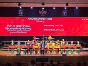 Paduan Suara Mahasiswa (PSM) Al-Qindy UIN Imam Bonjol Padang berhasil memperoleh perhargaan Silver dari kategori folk song The 5th