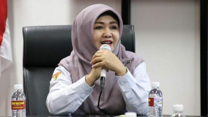 Rektor UIN Imam Bonjol Padang, Prof Dr Hj Martin Kustati MPd menyatakan dukungannya terhadap pesantren sebagai lembaga pendidikan