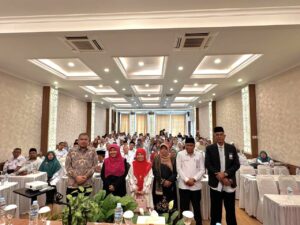 Rektor Universitas Islam Negeri (UIN) Imam Bonjol Padang, Prof Dr Martin Kustati MPd membuka kegiatan NGOPI (Ngobrol Pendidikan Islam) yang