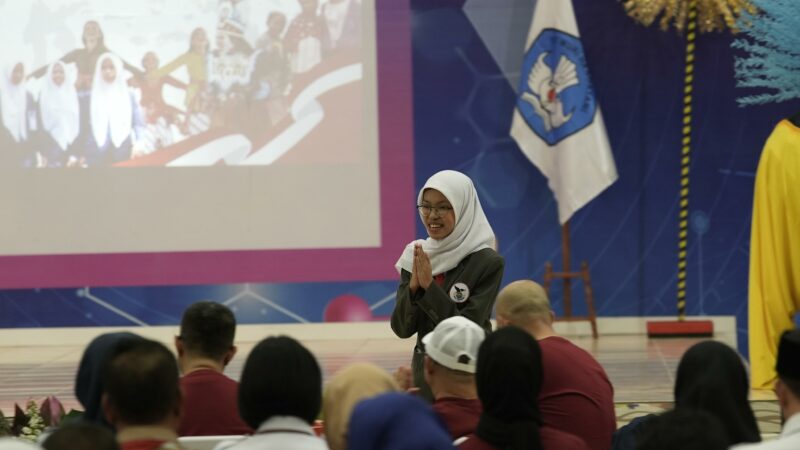 Talita Almira Salsabila memukau peserta yang hadir dalam acara pengenalan Program Sekolah Garuda Transformasi di SMAN Unggulan MH Thamrin,