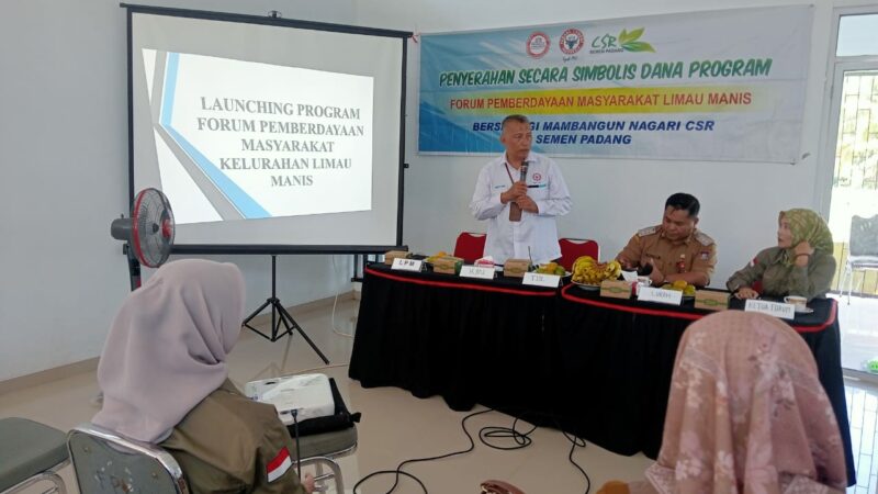 Semen Padang Salurkan Rp130,5 Juta untuk Program Pemberdayaan Ekonomi Warga Limau Manis