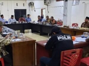 Pemerintah dan masyarakat Nagari Koto Baru, Kecamatan Koto Baru, Kabupaten Dharmasraya, menggelar musyawarah nagari, Rabu (8/10/2025).