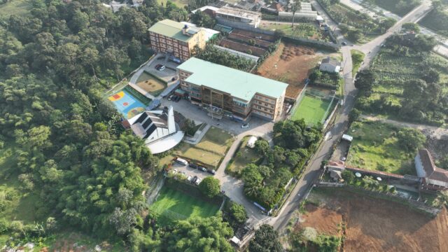 SMA Cahaya Rancamaya Islamic Boarding School, Bogor, Jawa Barat merupakan salah satu sekolah yang telah bertransformasi Sekolah Garuda