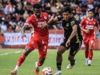 Babak pertama Semen Padang FC ketinggalan satu gol dari Bhayangkara FC dalam laga pekan kesembilan Liga Super League 2025/2026,