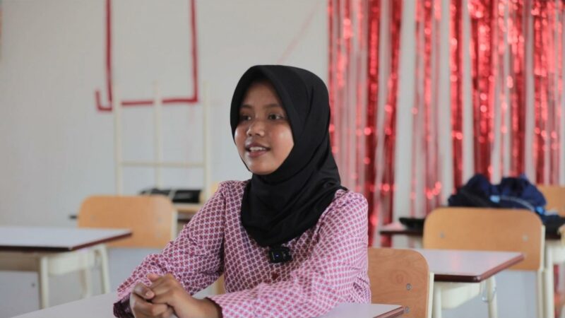 Alfia Rahma (15) kini memulai babak baru dalam hidupnya lewat Sekolah Rakyat. Saat ini kehidupan siswi kelas 1 SRMA 13 Bekasi jauh lebih baik