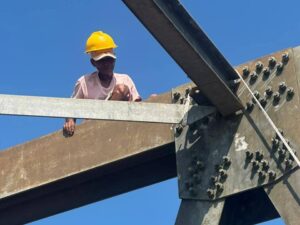 Mulai Bergetar dan Membahayakan, Pemkab Dharmasraya Perbaiki Jembatan Batanghari Sungai Langkok