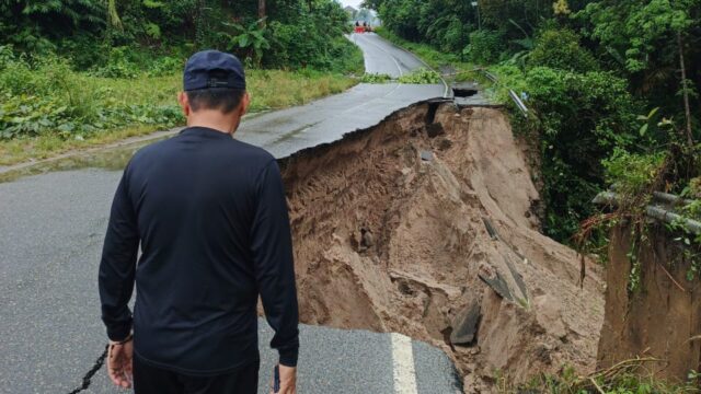 Cuaca Buruk Terjang Padang Pariaman, Jalan Padang Baru - Kampung Bonai Amblas
