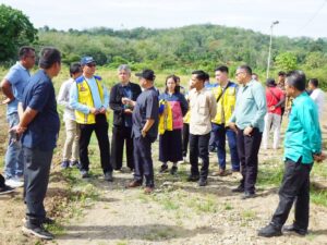 Tim Kementerian Pekerjaan Umum (PU) meninjau lokasi rencana pembangunan Sekolah Rakyat (SR) di Nagari Sungai Kambut, Kecamatan Pulau Punjung,
