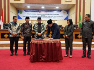 Pemko dan DPRD Padang Panjang Tandatangani Nota Kesepakatan KUA-PPAS APBD 2026