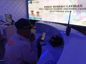 Simulasi: Gempa 8,8 SR Disertai Tsunami Guncang Padang, Pusdalops Aktifkan Sirine Peringatan untuk Evakuasi