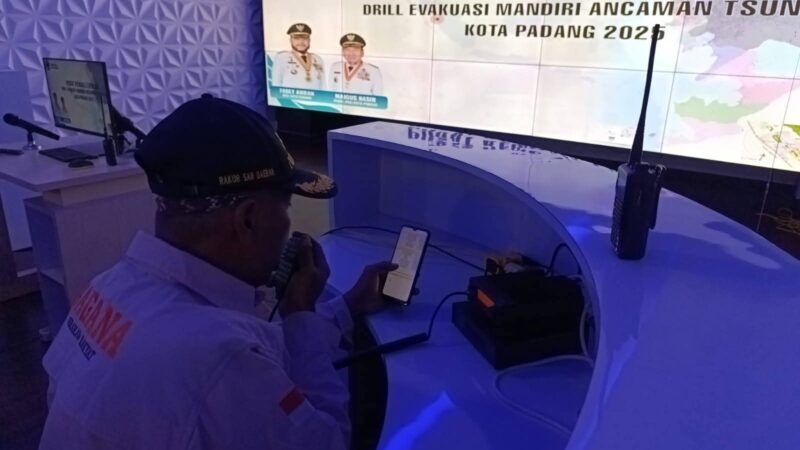 Simulasi: Gempa 8,8 SR Disertai Tsunami Guncang Padang, Pusdalops Aktifkan Sirine Peringatan untuk Evakuasi