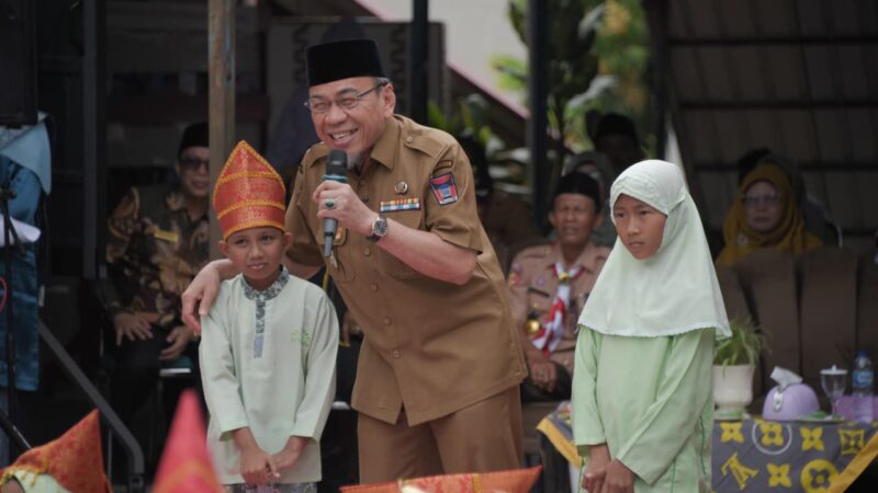Wawako Padang Buka Expo Pendidikan SDN 13 Batu Gadang