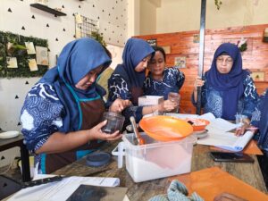 Dorong Kemandirian Ekonomi, PT Semen Padang Dukung Pelatihan Tata Boga Warga Teluk Bayur