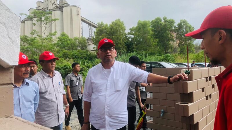 Sekjen Kemensos Kagumi Inovasi Rumah Sepablock PT Semen Padang