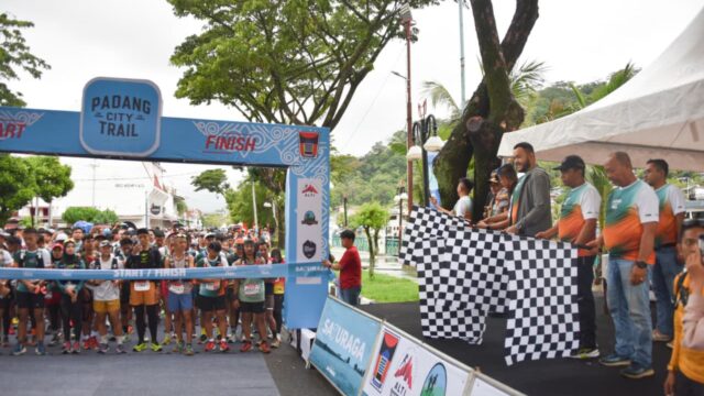 Wako Fadly Amran Lepas Peserta Padang City Trail 2025