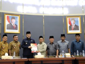 Paripurna DPRD Padang: Wako Komit Tetap Lanjutkan Program Unggulan