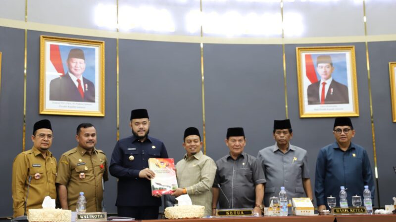 Paripurna DPRD Padang: Wako Komit Tetap Lanjutkan Program Unggulan
