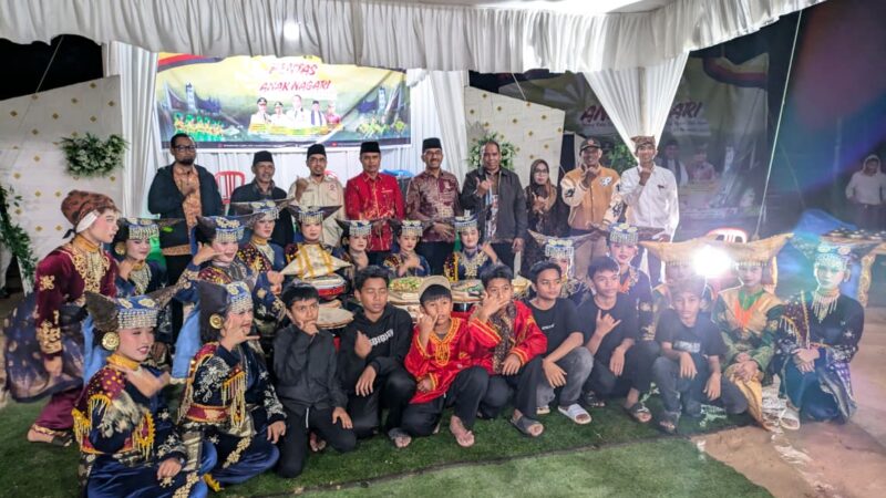 Tambud Sumbar Gelar Pentas Seni Anak Nagari di Simarasok,  Tetap Meriah Meski Diguyur Hujan