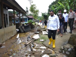 Percepat Pemulihan Pasca Bencana, Wako Padang Kunjungi Korban Banjir di Lambung Bukik