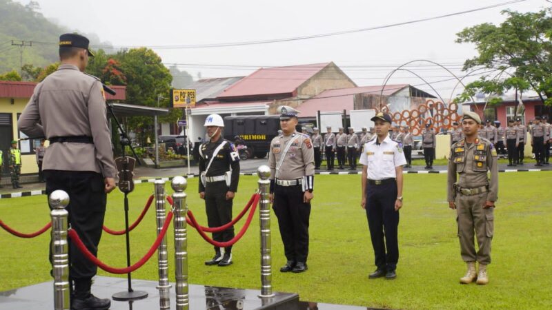 Polres Padang Panjang mengadakan Apel Gelar Pasukan Operasi Zebra Singgalang 2025 di halaman Mapolres, Senin (17/11/2025).