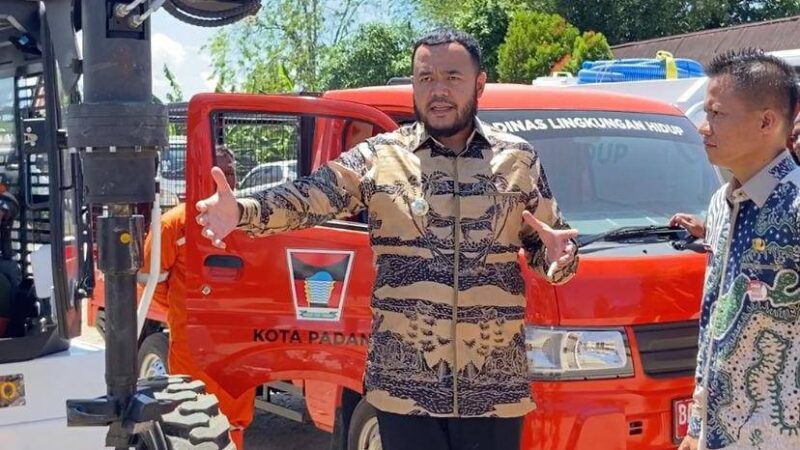 Pemko Padang menggelar lomba kebersihan 'Padang Rancak Award' yang akan diikuti oleh 3.546 RT di 11 kecamatan. Lomba itu