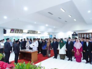 Bupati Tanah Datar, Eka Putra melantik dan mengambil sumpah jabatan sebanyak 28 pejabat manajerial di lingkungan Pemkab Tanah Datar,