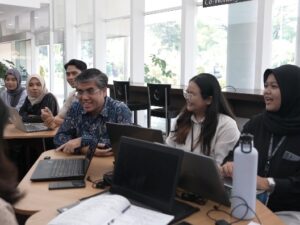 Peserta Program Magang Nasional bergaji UMK yang kini magang di PT Garuda Indonesia (Persero) Tbk, Sunshine Kenny Frits Lintang (23),