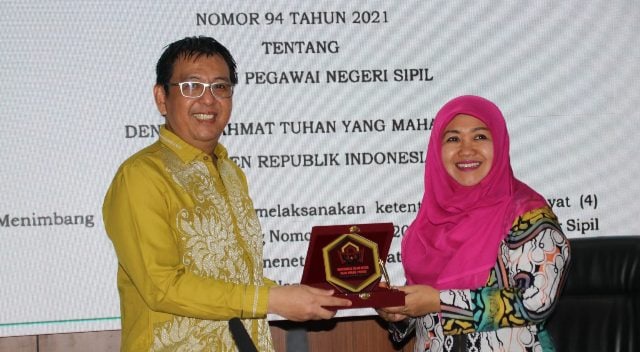 Rektor UIN Imam Bonjol Padang, Prof Dr Hj Martin Kustati MPd membuka kegiatan Pembinaan Aparatur Sipil Negara (ASN) perguruan tinggi tersebut